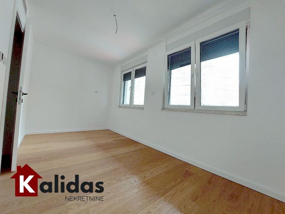 Slika 6 - Stan,NOVI SAD,BULEVAR,kv: 78, € 254740, ID: 1008249