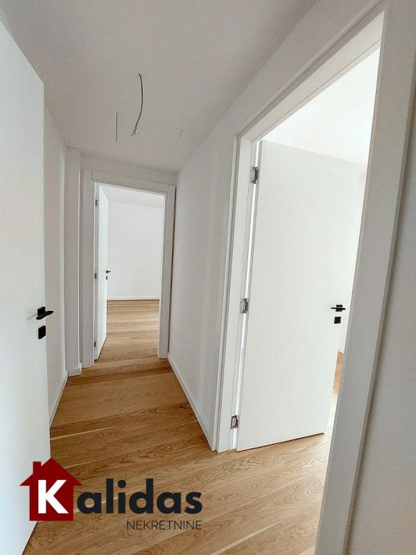 Slika 5 - Stan,NOVI SAD,BULEVAR,kv: 78, € 254740, ID: 1008249