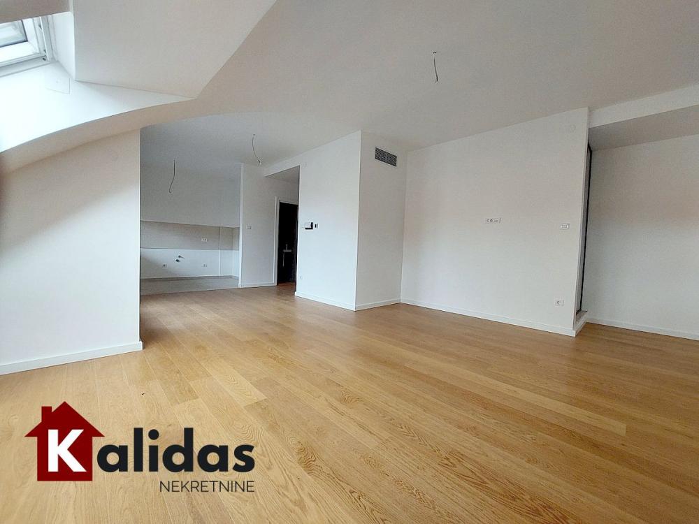 Slika 4 - Stan,NOVI SAD,BULEVAR,kv: 104, € 329930, ID: 1008250