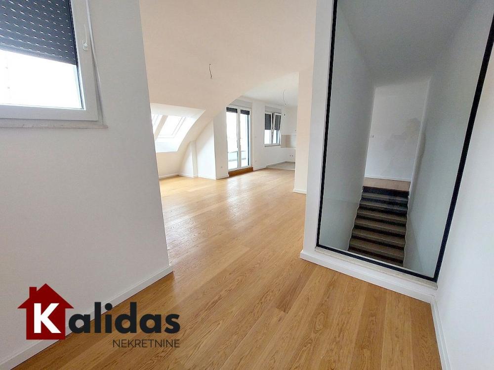 Slika 3 - Stan,NOVI SAD,BULEVAR,kv: 104, € 329930, ID: 1008250