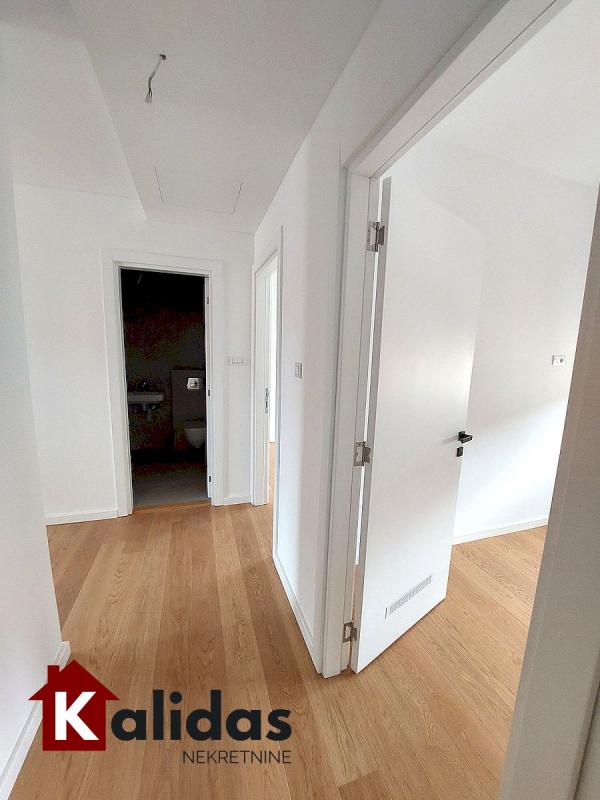 Slika 9 - Stan,NOVI SAD,BULEVAR,kv: 104, € 329930, ID: 1008250