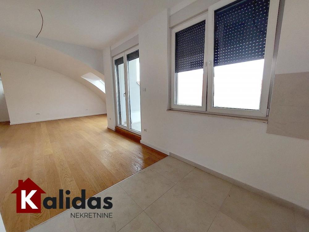 Slika 5 - Stan,NOVI SAD,BULEVAR,kv: 104, € 329930, ID: 1008250