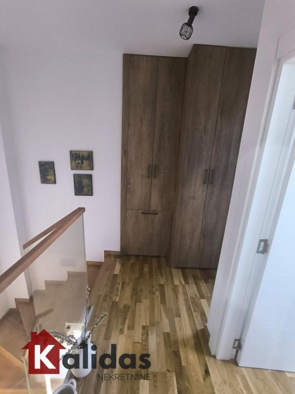 Slika 9 - Stan,NOVI SAD,GRBAVICA,kv: 70, € 180000, ID: 1008247