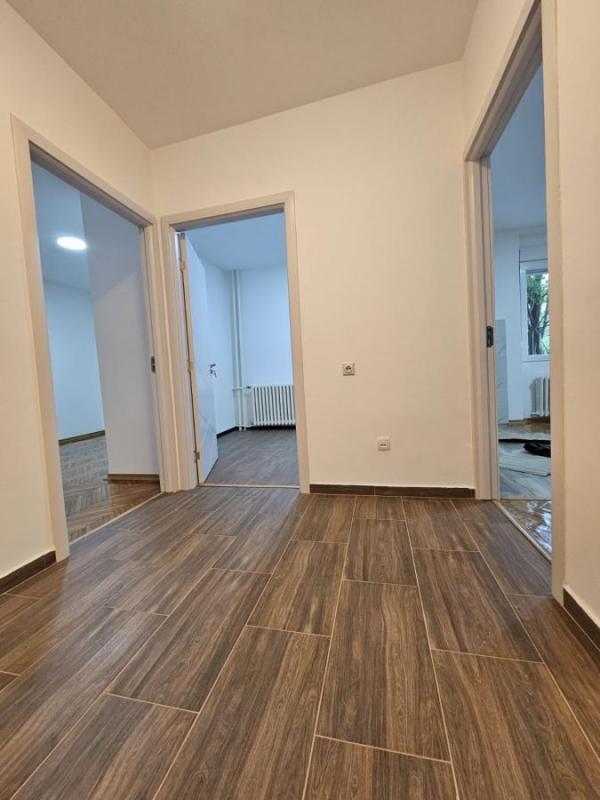 Slika 9 - Dvoiposoban, 52m2, Grbavica Novi Sad, sa terasom