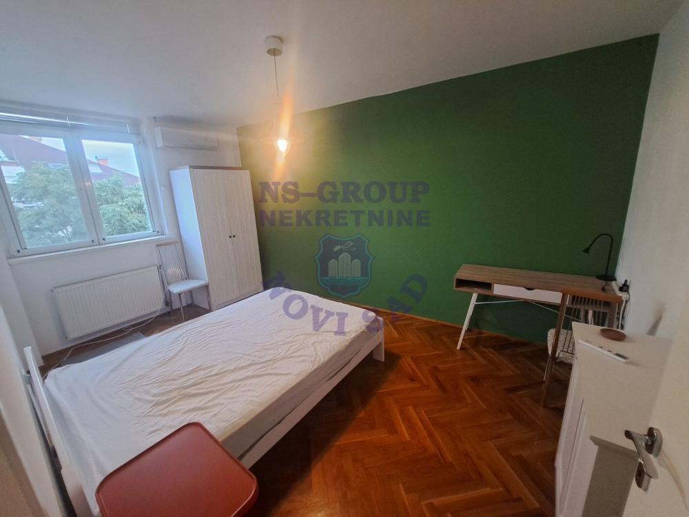 Glavna slika -Trosoban, 70m2, Grbavica Novi Sad, sa terasom, ima lift