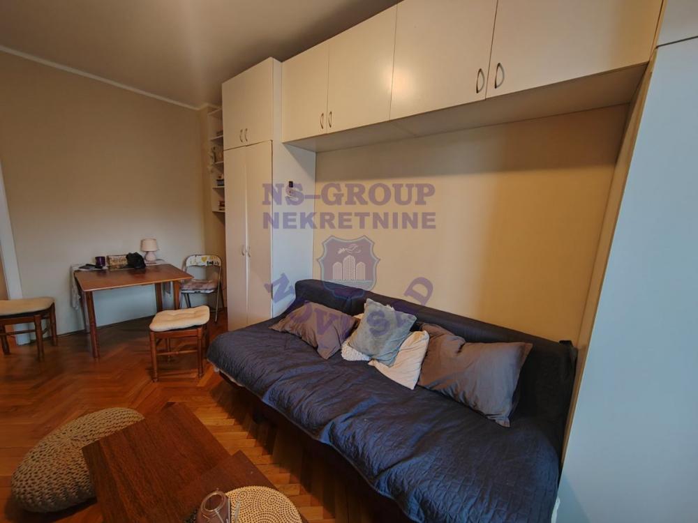 Slika 1 - Garsonjera na Novoj Detelinari 