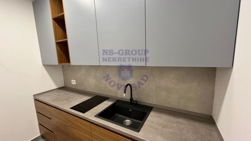 Slika 3 - Trosoban, 101m2, Novi Sad centar Novi Sad, sa terasom, ima lift