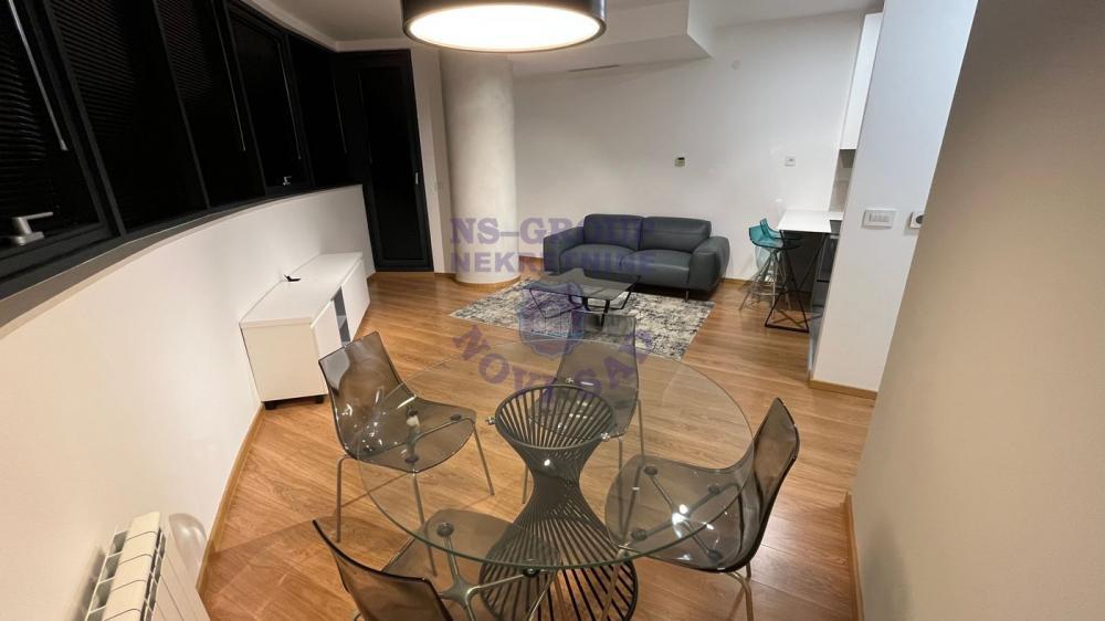 Glavna slika -Dvosoban, 49m2, Novi Sad centar Novi Sad, sa terasom, ima lift