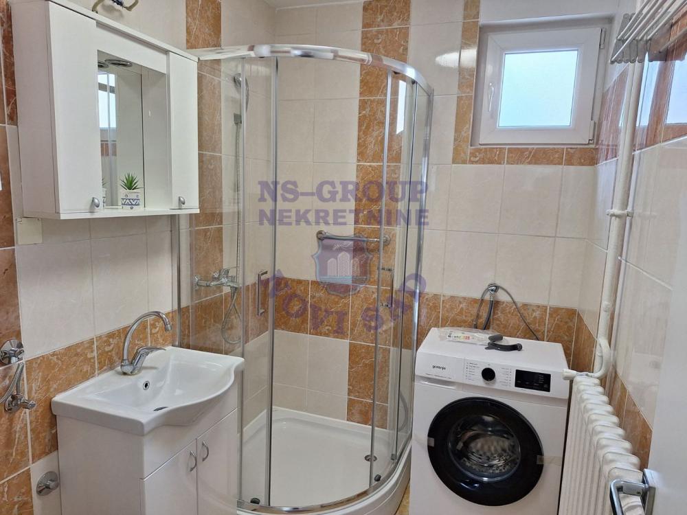 Slika 8 - Trosoban, 54m2, Novi Sad centar Novi Sad