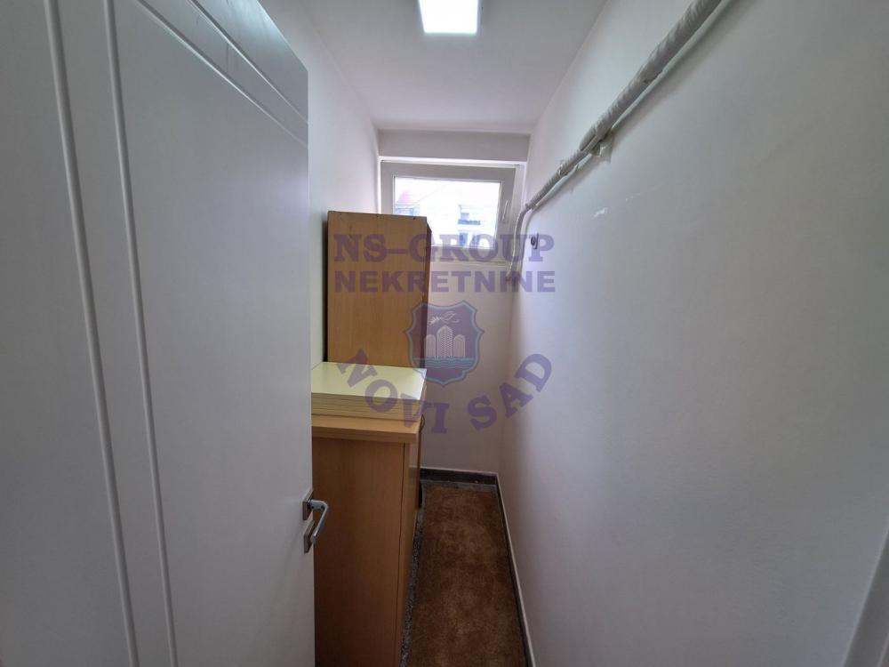 Slika 11 - Trosoban, 54m2, Novi Sad centar Novi Sad