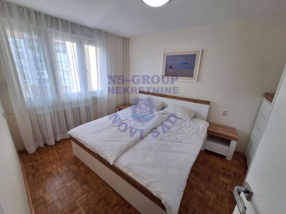 Slika 5 - Trosoban, 54m2, Novi Sad centar Novi Sad