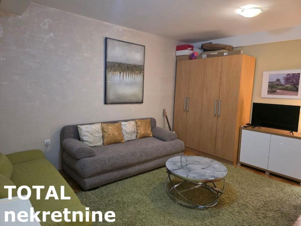 Slika 3 - Stan,NOVI SAD,SAJAM,kv: 24.00, € 80000, ID: 1101568