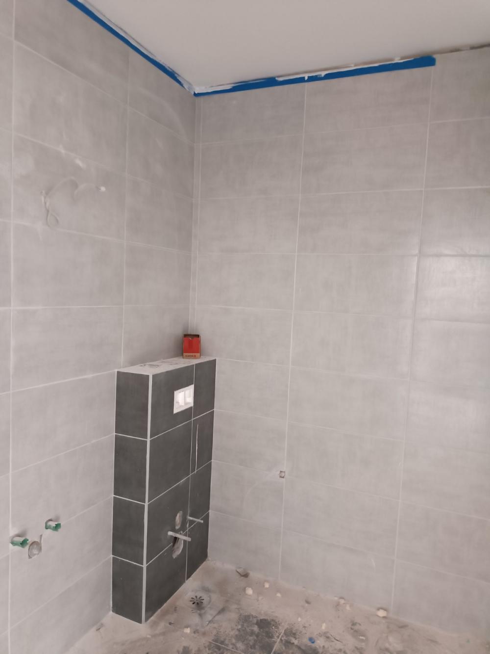 Slika 3 - Garsonjera u izgradnji, sa liftom