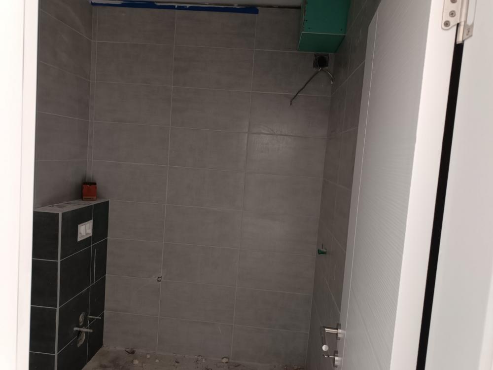 Slika 5 - Garsonjera u izgradnji, sa liftom