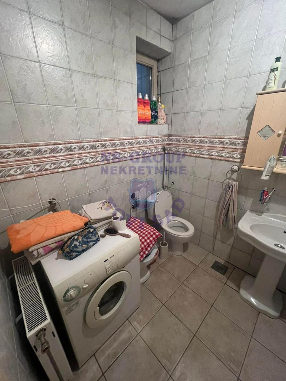 Slika 8 - ODLICAN TROSOBAN STAN NA GRBAVICI 