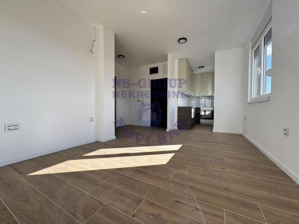 Slika 1 - Odličan jednoiposoban stan u Veterniku! 