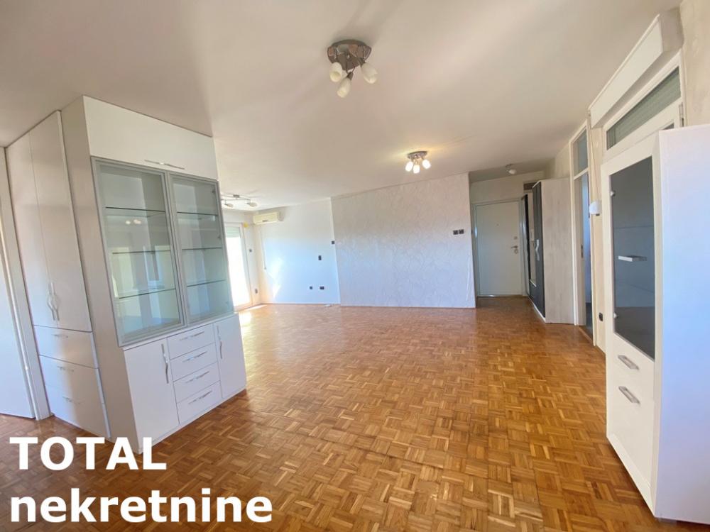 Slika 4 - Stan,NOVI SAD,LIMAN 4,kv: 78.00, € 187200, ID: 1100233