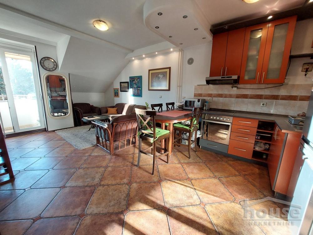 Slika 2 - Stan,NOVI SAD,GRBAVICA,kv: 53.00, € 131000, ID: 1064747