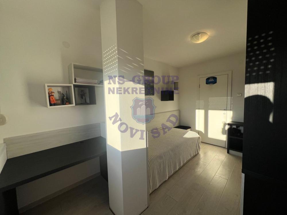 Slika 5 - Odlican cetvorosoban stan na Buleavru Oslobodjenja!