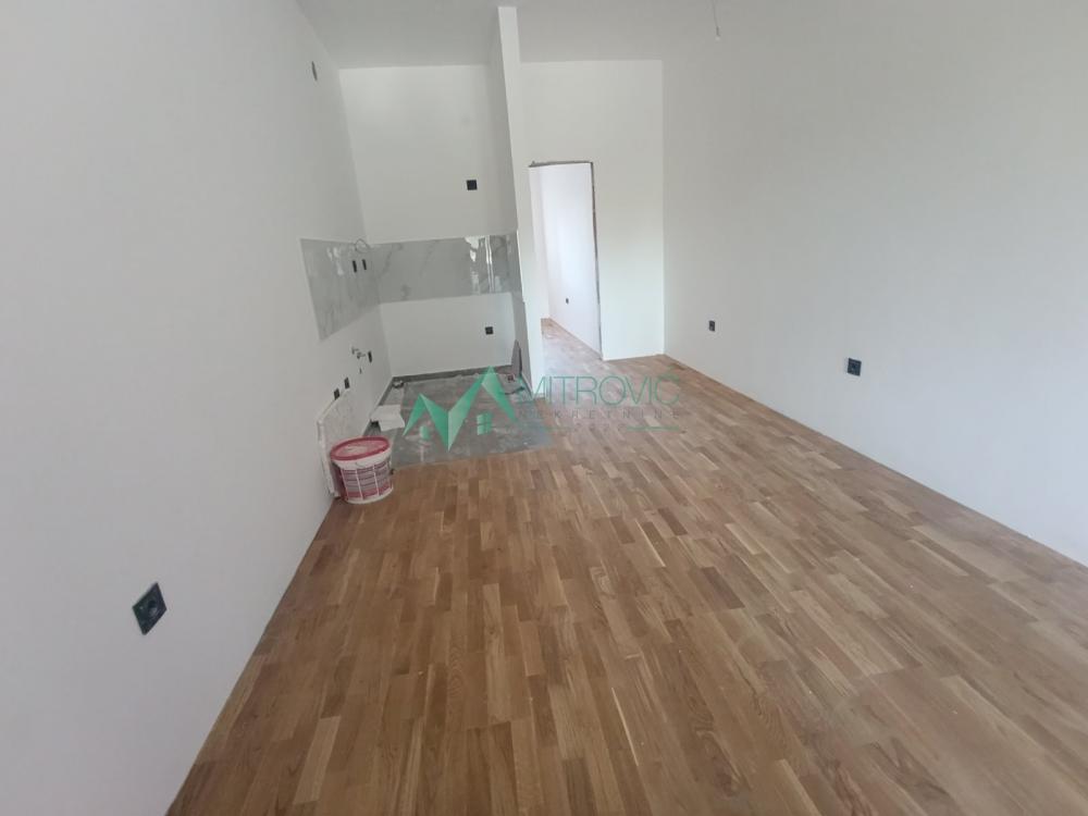 Slika 4 - Dvosoban stan pred useljenje na Telepu 