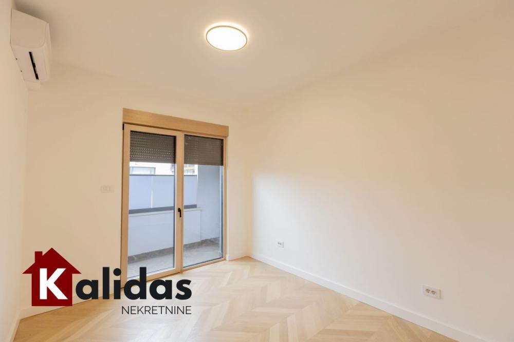 Slika 5 - Stan,NOVI SAD,CENTAR,kv: 114, € 540000, ID: 1008233