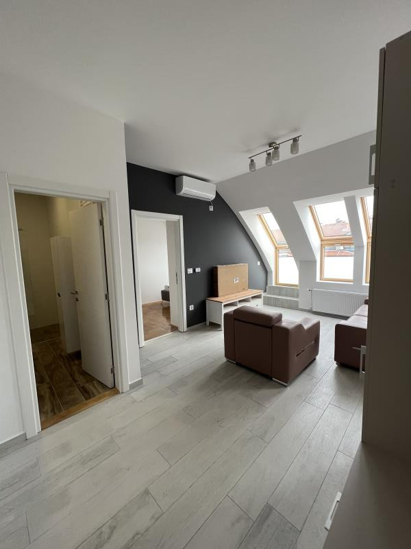 Slika 5 - Stan,NOVI SAD,LIMAN 1,kv: 138, € 448000, ID: 1019269