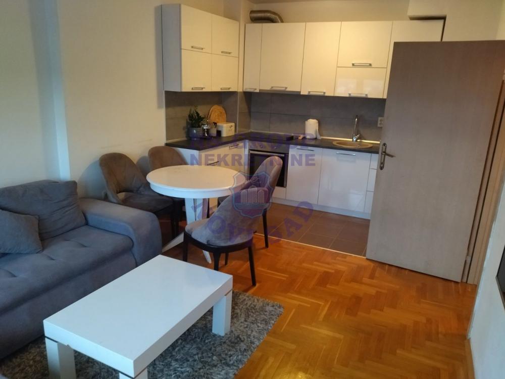 Slika 2 - 557750-Na prodaju odličan stan površine 49 m² na atraktivnoj lokaciji – Bulevar patrijarha Pavla.