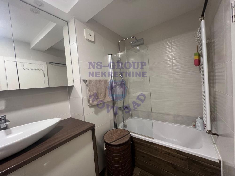 Slika 10 - Fantastičan četvorosoban stan na Bulevaru! 