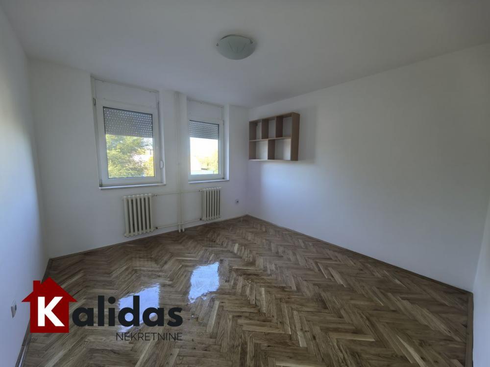 Slika 3 - Stan,NOVI SAD,SAVINA,kv: 62, € 149350, ID: 1008253