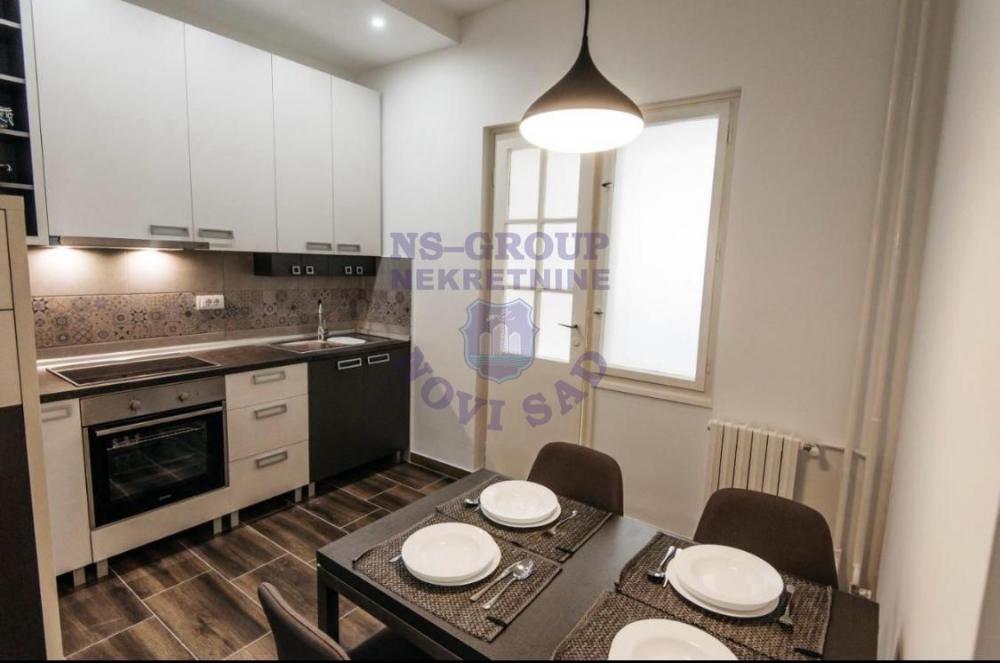 Slika 3 - Dvosoban, 49m2, Novosadski kej Novi Sad, sa terasom