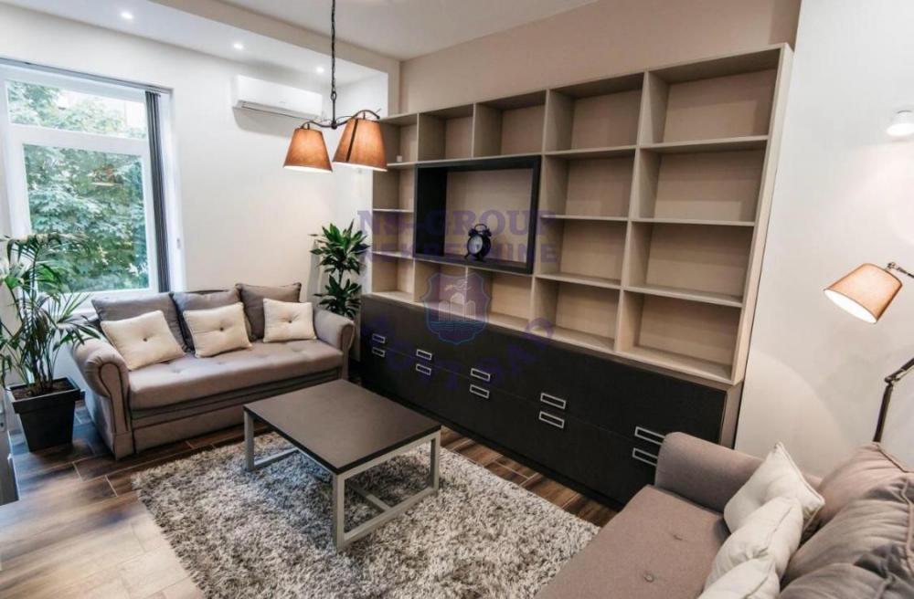 Slika 1 - Dvosoban, 49m2, Novosadski kej Novi Sad, sa terasom