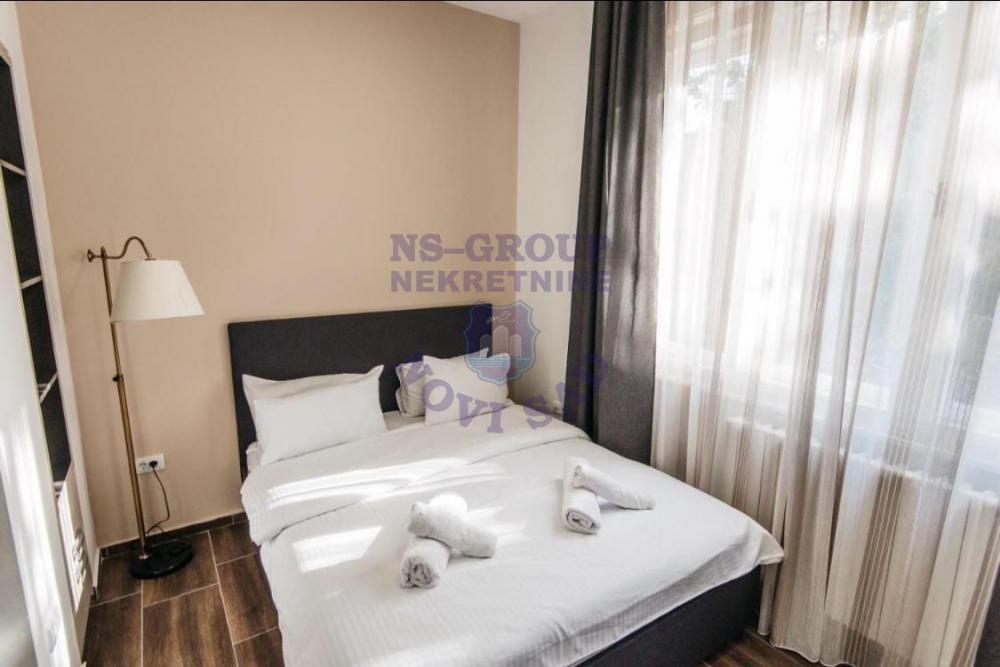 Slika 4 - Dvosoban, 49m2, Novosadski kej Novi Sad, sa terasom