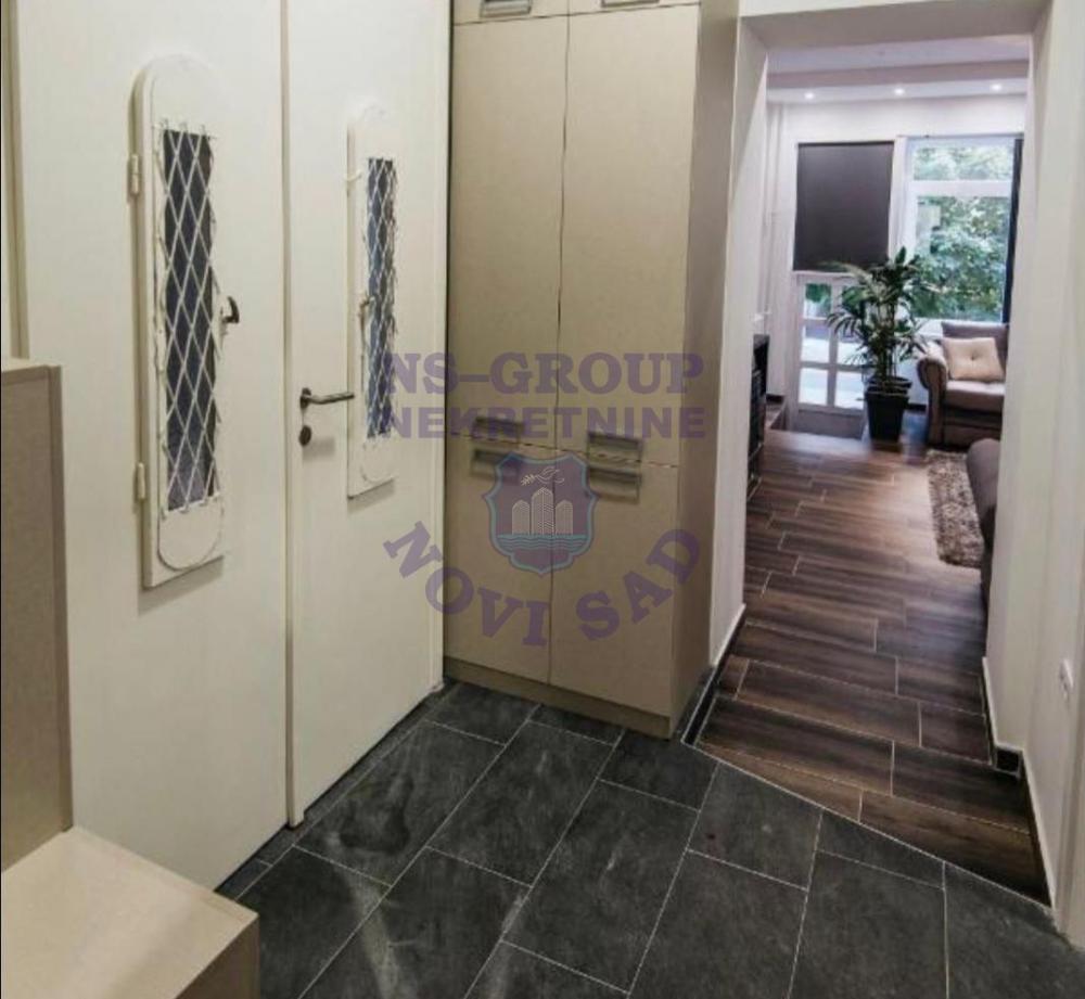 Slika 5 - Dvosoban, 49m2, Novosadski kej Novi Sad, sa terasom