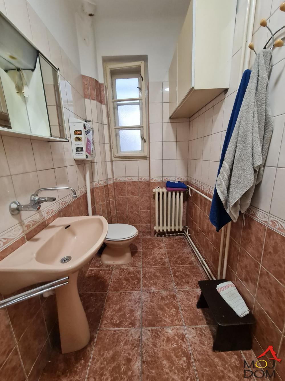 Slika 8 - Stan,NOVI SAD,KEJ,kv: 66, € 201000, ID: 1031296