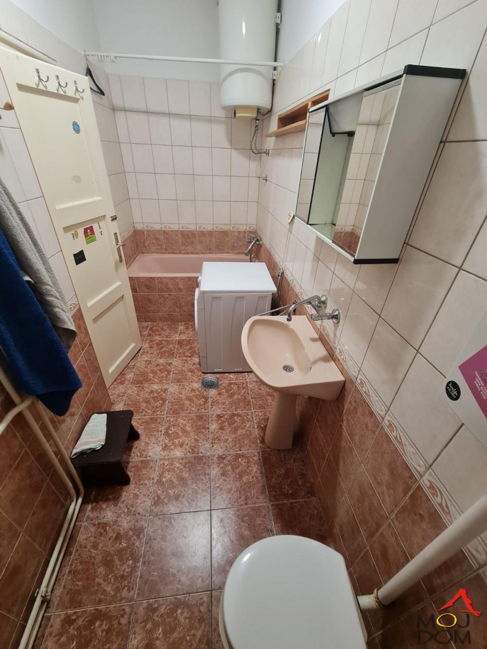 Slika 7 - Stan,NOVI SAD,KEJ,kv: 66, € 201000, ID: 1031296