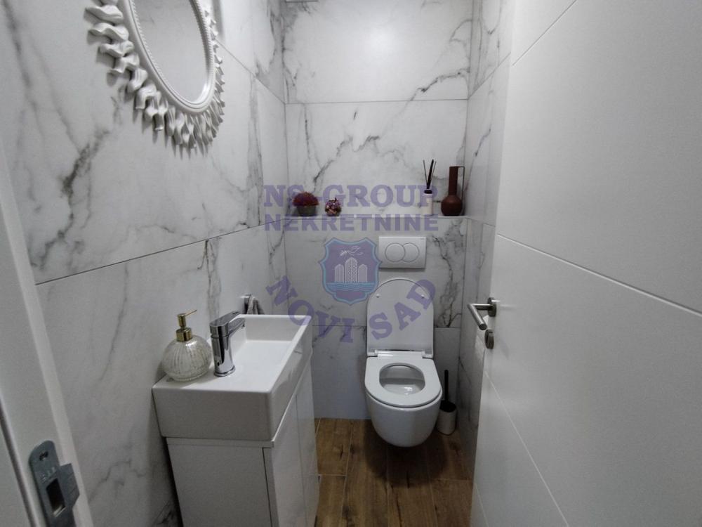 Slika 5 - Trosoban, 70m2, Grbavica Novi Sad, sa terasom, ima lift