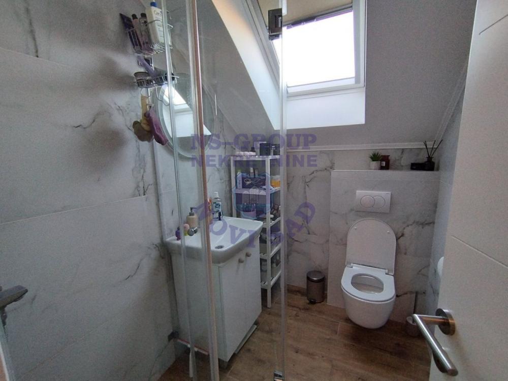 Slika 8 - Trosoban, 70m2, Grbavica Novi Sad, sa terasom, ima lift