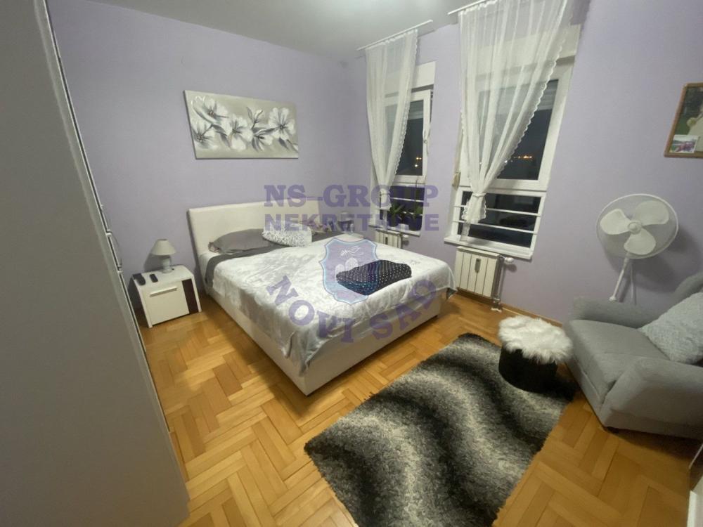 Slika 4 - Trosoban, 98m2, Jugovićevo Novi Sad, sa terasom, ima lift