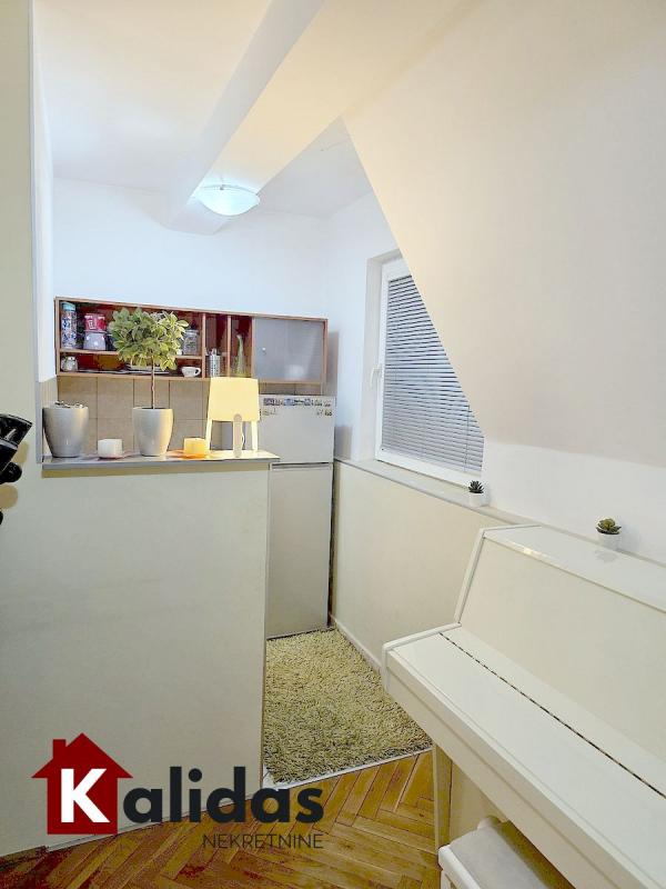 Slika 3 - Stan,NOVI SAD,SAJAM,kv: 24, € 82400, ID: 1008258