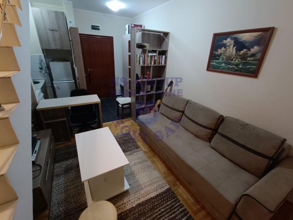 Glavna slika -Jednoiposoban stan na Grbavici