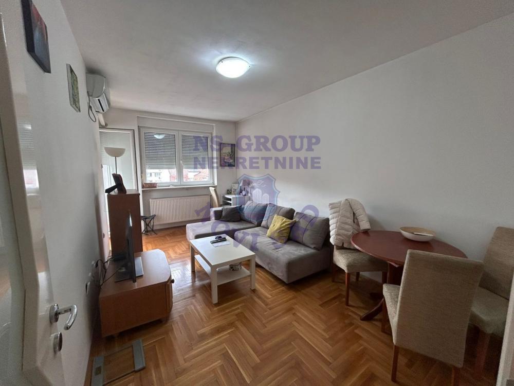 Slika 1 - Dvosoban, 44m2, Socijalno Novi Sad, sa terasom