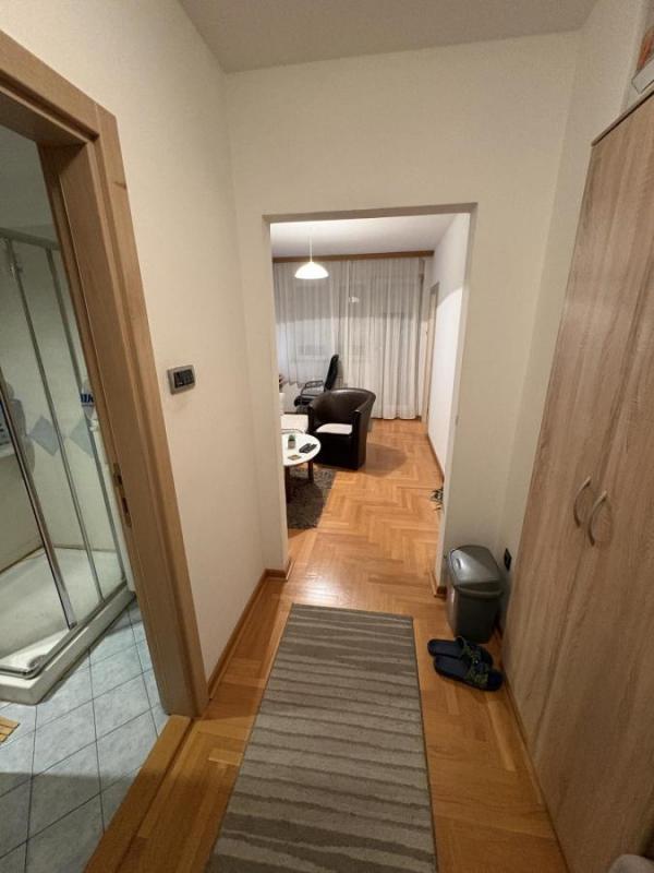 Slika 8 - Jednoiposoban stan na Adamovićevom naselju