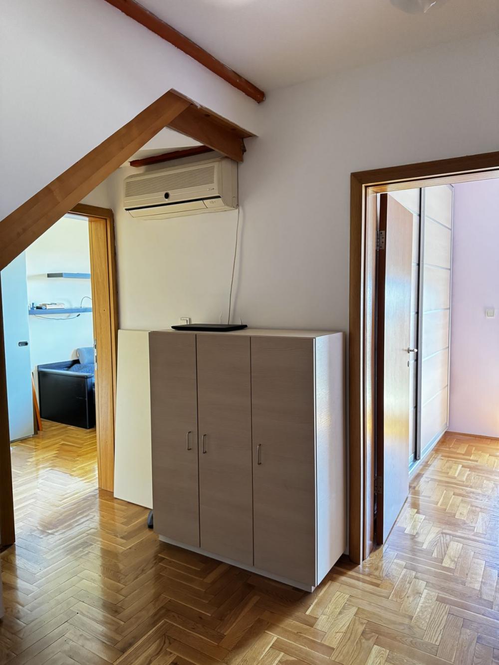 Slika 5 - Petosoban, 143m2, Nova Detelinara Novi Sad, ima lift