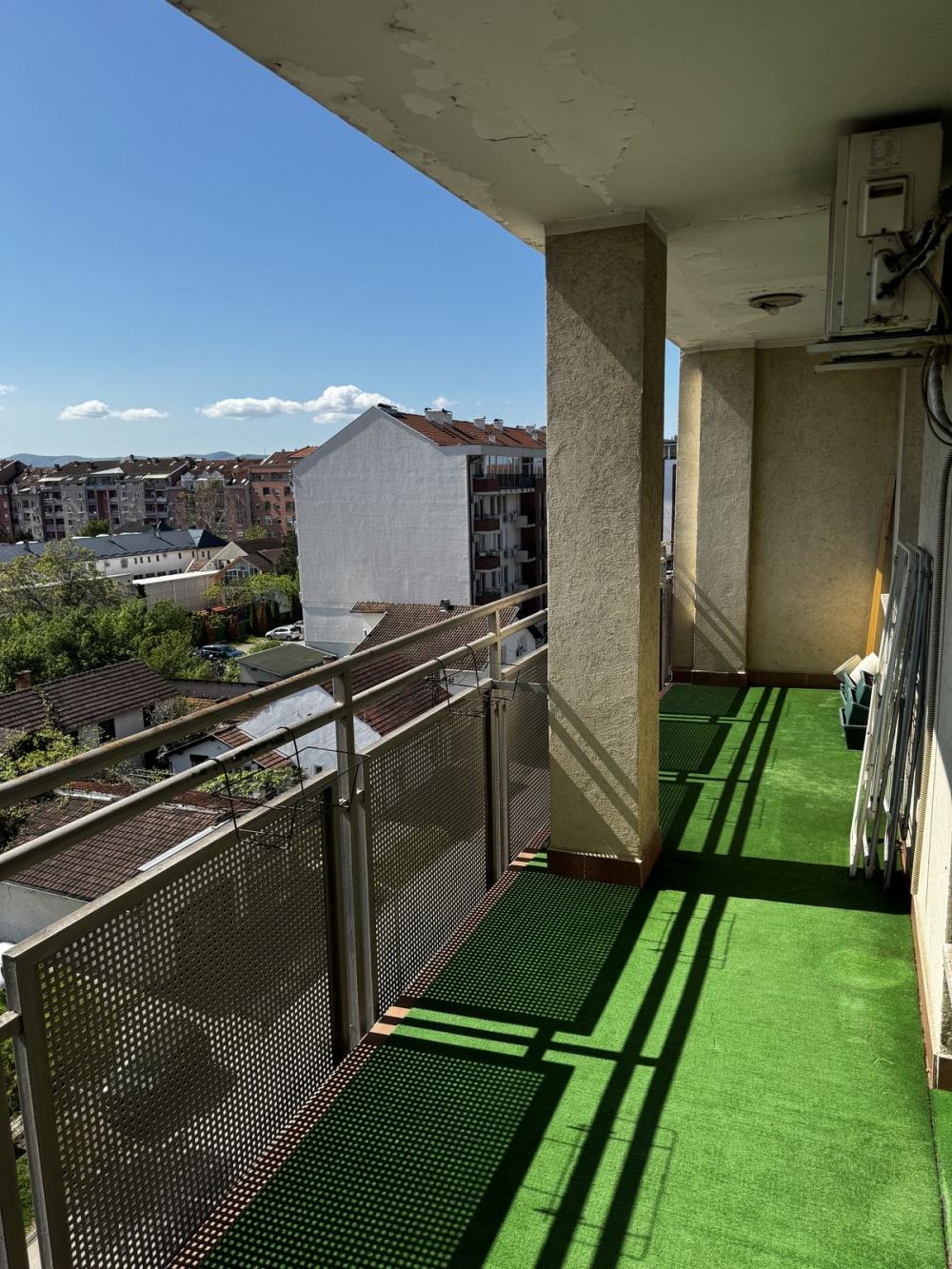 Slika 8 - Petosoban, 143m2, Nova Detelinara Novi Sad, ima lift