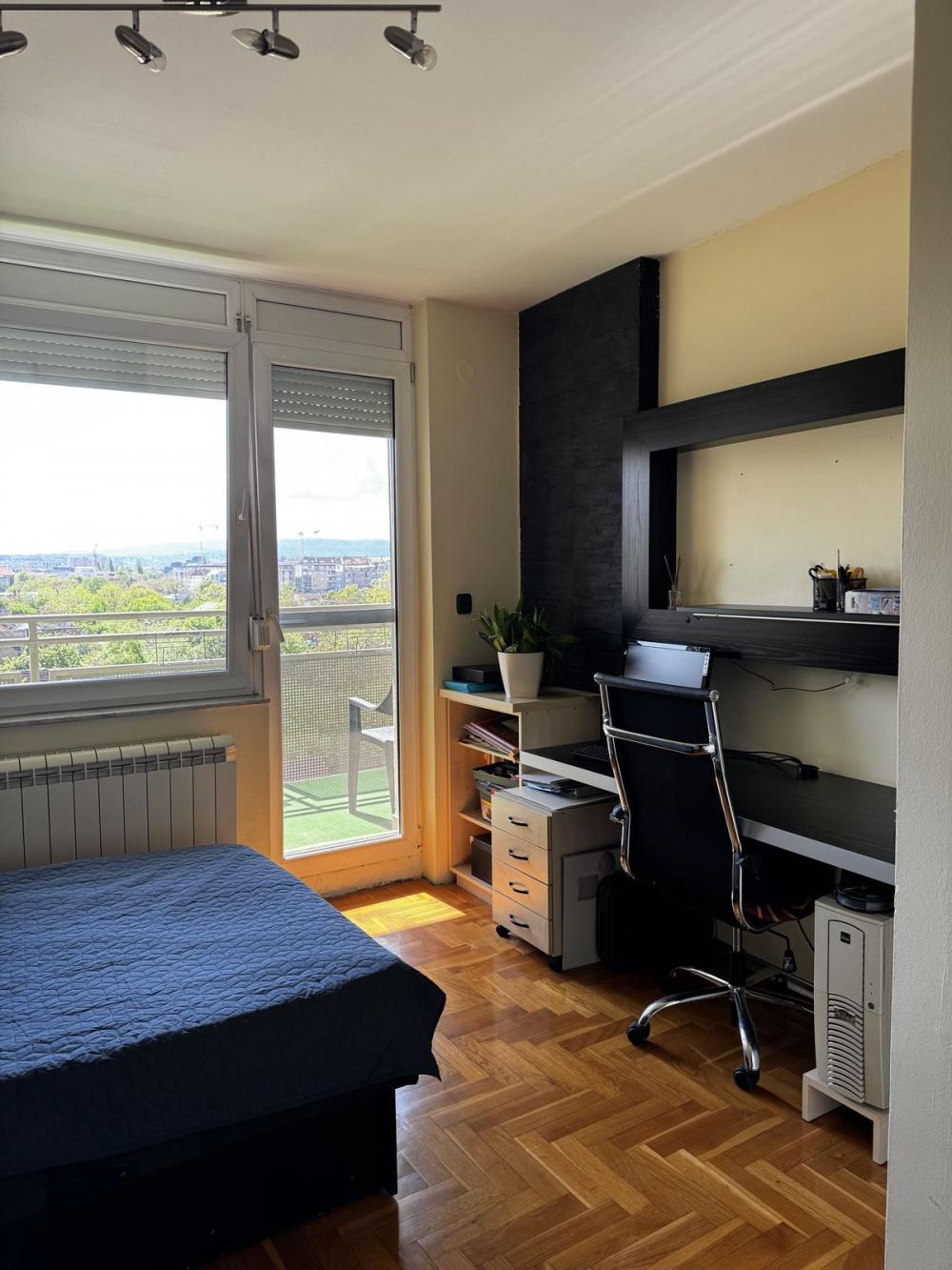 Slika 9 - Petosoban, 143m2, Nova Detelinara Novi Sad, ima lift