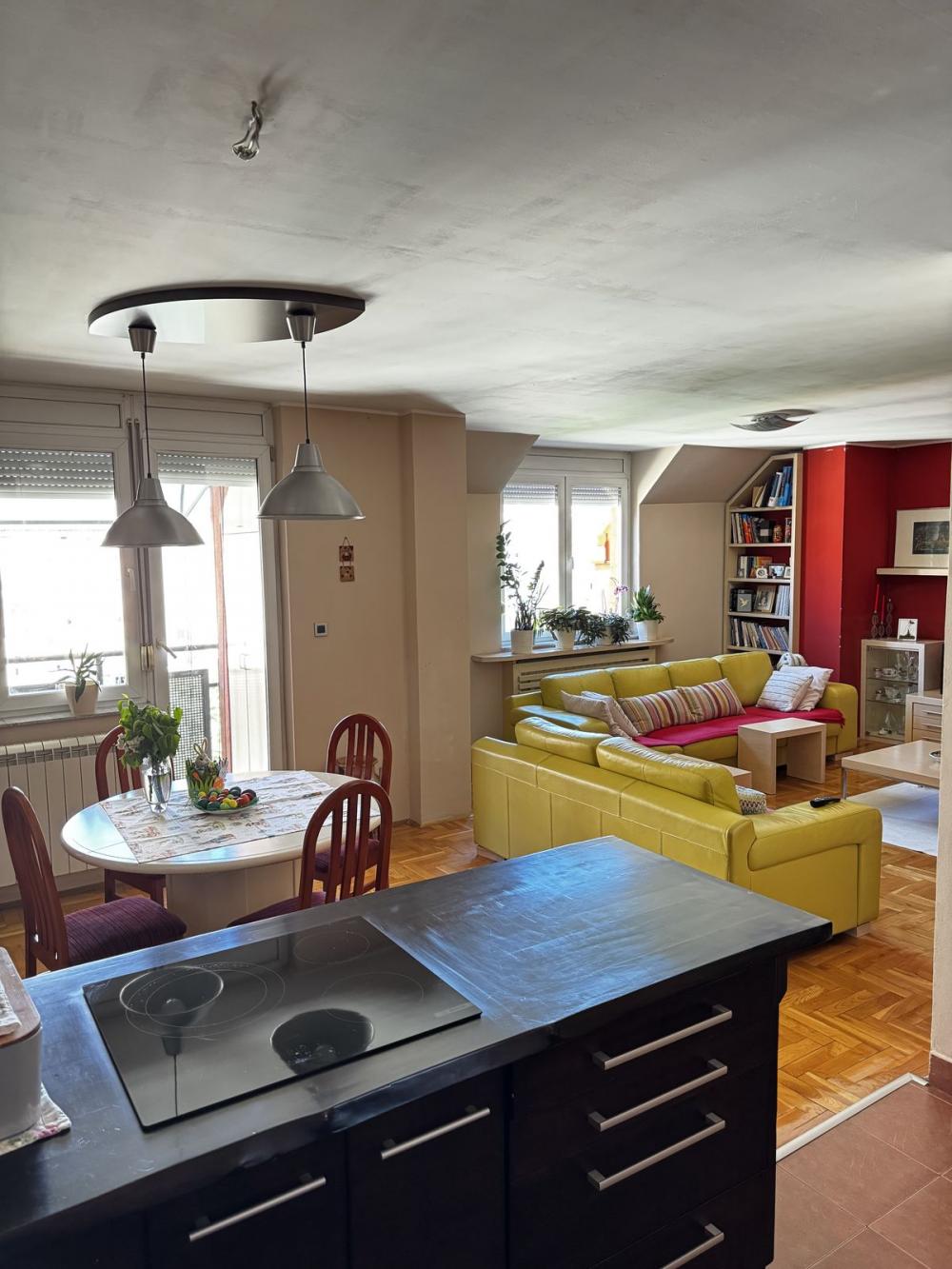 Slika 2 - Petosoban, 143m2, Nova Detelinara Novi Sad, ima lift