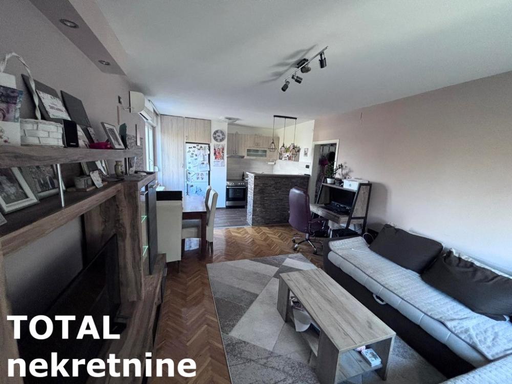 Slika 1 - Stan,NOVI SAD,ZELEZNICKA STANICA,kv: 46.00, € 120000, ID: 1101546