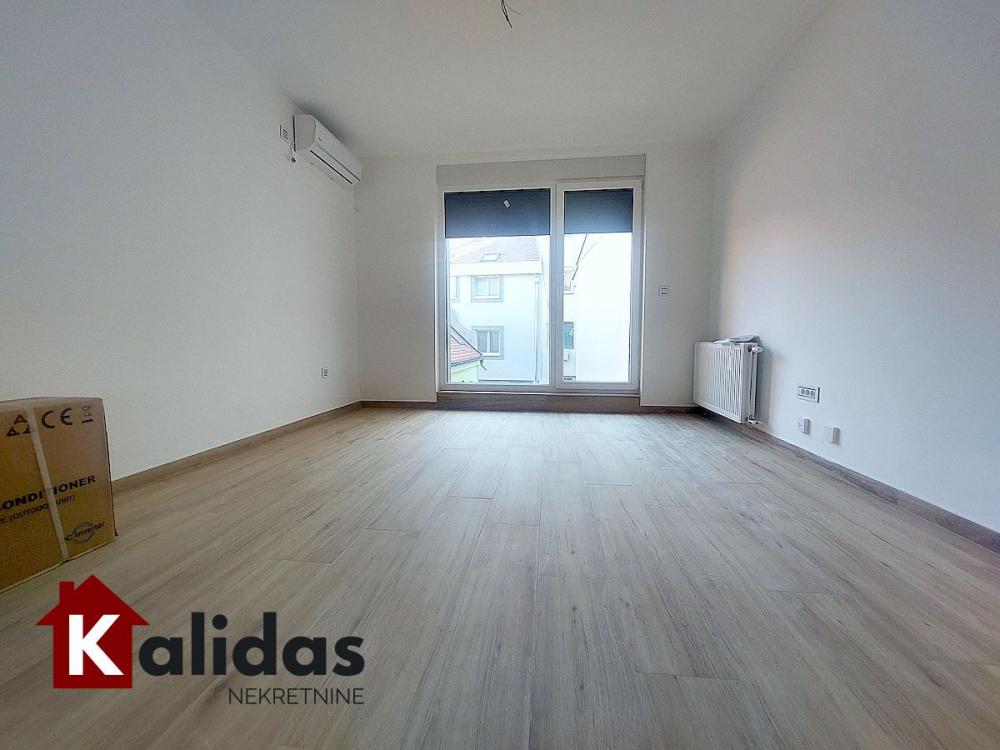 Slika 1 - Stan,NOVI SAD,CENTAR,kv: 24, € 103000, ID: 1008277