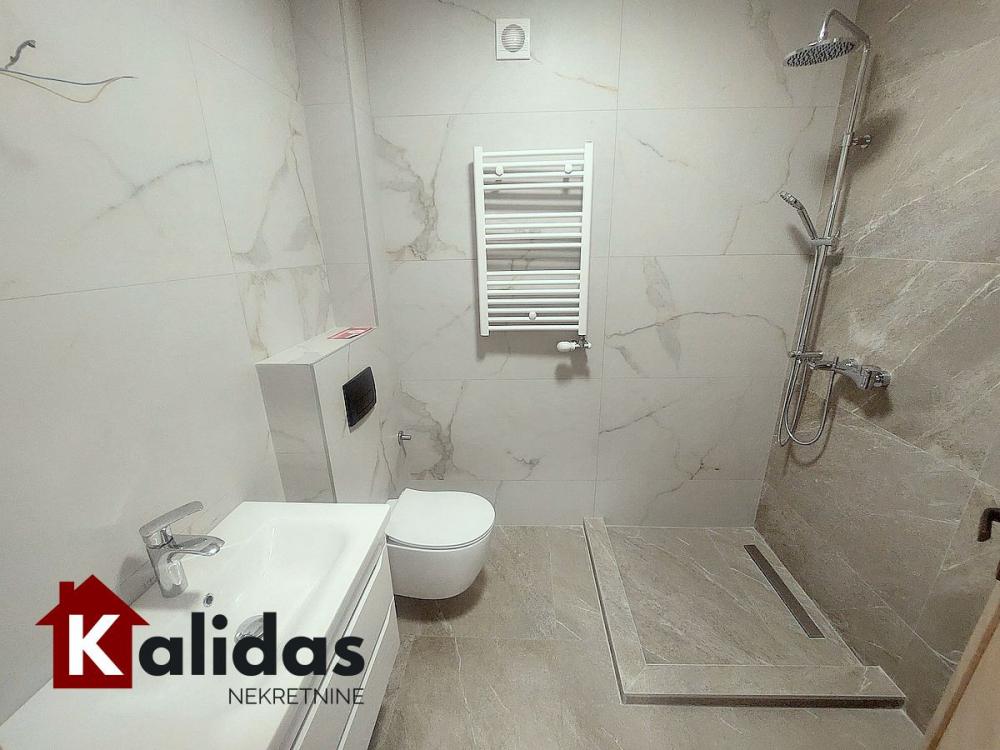 Slika 8 - Stan,NOVI SAD,CENTAR,kv: 24, € 103000, ID: 1008277