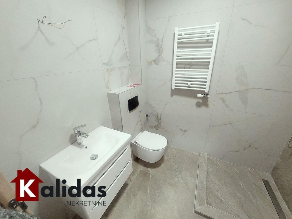 Slika 9 - Stan,NOVI SAD,CENTAR,kv: 24, € 103000, ID: 1008277